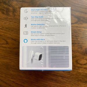 Blink Mini – Compact indoor plug-in smart security camera